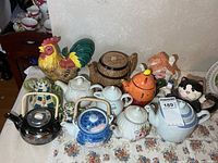 Overview of all teapots on table