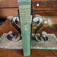 Spine view showing title, author, series emblem