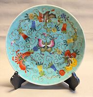 front of plate showing hand painted design