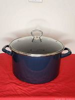 Stock pot with lid front view