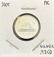 Coin in cardboard flip displaying reverse with beaver design and inscriptions CANADA 2005