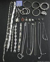 Overall lot laid out showing all jewellery pieces