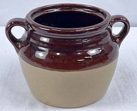 Front and side handles, full view of bean pot