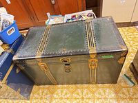 Top and front view of Langmuir trunk showing hardware and painted surface