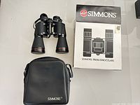 Binoculars, case and box overview
