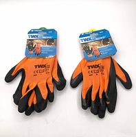 Front view of both packaged glove pairs showing brand, sizes L and M