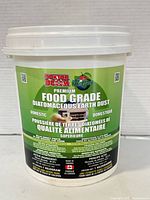 Front view of 1kg Doktor Doom diatomaceous earth pail