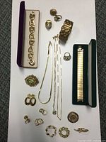 Overview of entire jewelry lot laid out