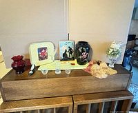 Full lot overview on cabinet showing all items