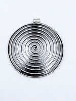 Front view showing spiral design and bail