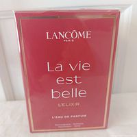 Front view of sealed Lancome La Vie Est Belle L’Elixir box