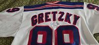 Back of jersey showing GRETZKY name, number 99 and autograph