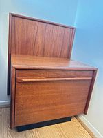 Nightstand front view closed