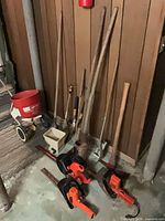 Overall lot with long-handled tools, hedge trimmers, spreader