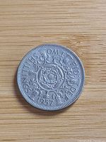 Reverse of 1957 UK florin showing Tudor rose and denomination