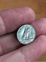 Reverse of 1968 Canadian dime showing Bluenose schooner design, CANADA legend and 1968 date