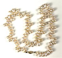 Full view of entire pearl necklace