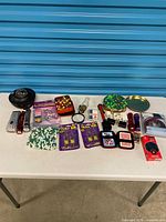 Full lot overview on table showing all items