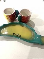 Tray and two cups overview