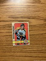 Front view of 1972-73 Topps Bobby Orr #100 card