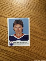 Front view of Wayne Gretzky Red Rooster card