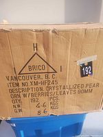 Exterior of shipping carton showing product details, quantity and item number.