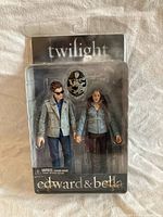Front view of sealed Edward & Bella Twilight action figure pack