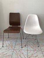 Both chairs side by side showing full form