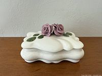 full view of ceramic box front and lid detailing