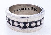 Interior view showing bead design and "MEXICO 925" stamp