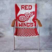 Front view of Detroit Red Wings woven webbing chair