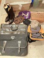 Overall view of all items in lot