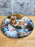 Front view of decorative plate on stand