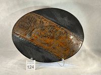 Front view of entire oval platter on stand