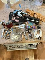 Overall contents on countertop