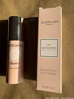 Stick and box front view showing branding, weight 6 g