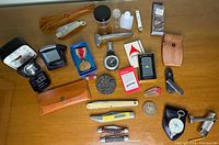 Overview of all vintage travel, grooming, and collectible items