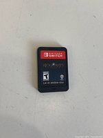 Front view of Hogwarts Legacy Nintendo Switch cartridge