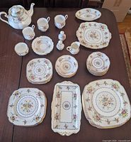 Full lot overview displaying all dinnerware pieces