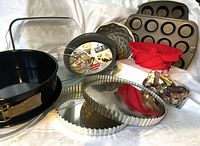 Group shot of entire 13-piece bakeware lot