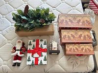 Overview of centerpiece, figurine, gift boxes