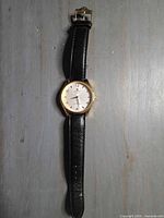 Front view of wristwatch showing dial and strap