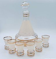 front view decanter with six glasses assembled
