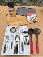 Full lot overview displaying all kitchen items