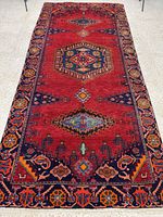 Full view of Viss wool rug showing overall pattern and colours
