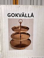 Box front showing assembled GOKVÄLLÅ stand