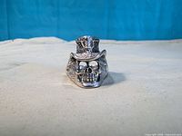 Front view of skull hat ring