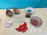 Group overview of all eight items on tabletop