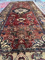 Full length view showing entire rug and borders