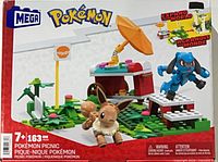 Front of sealed Mega Pokémon Picnic HDL80 box showing artwork of set, Eevee and Riolu figures, piece count and age recommendation